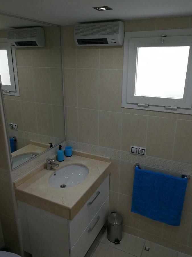 Apartamento Primera Linea De Playa Marina Apartment Benidorm